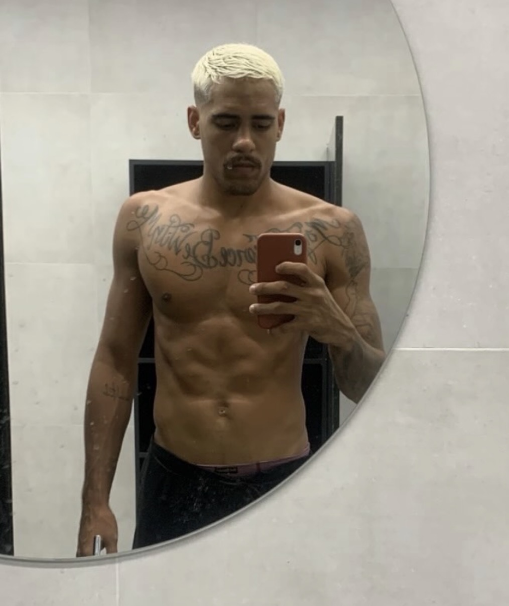 Selfie de referência — exemplo 3